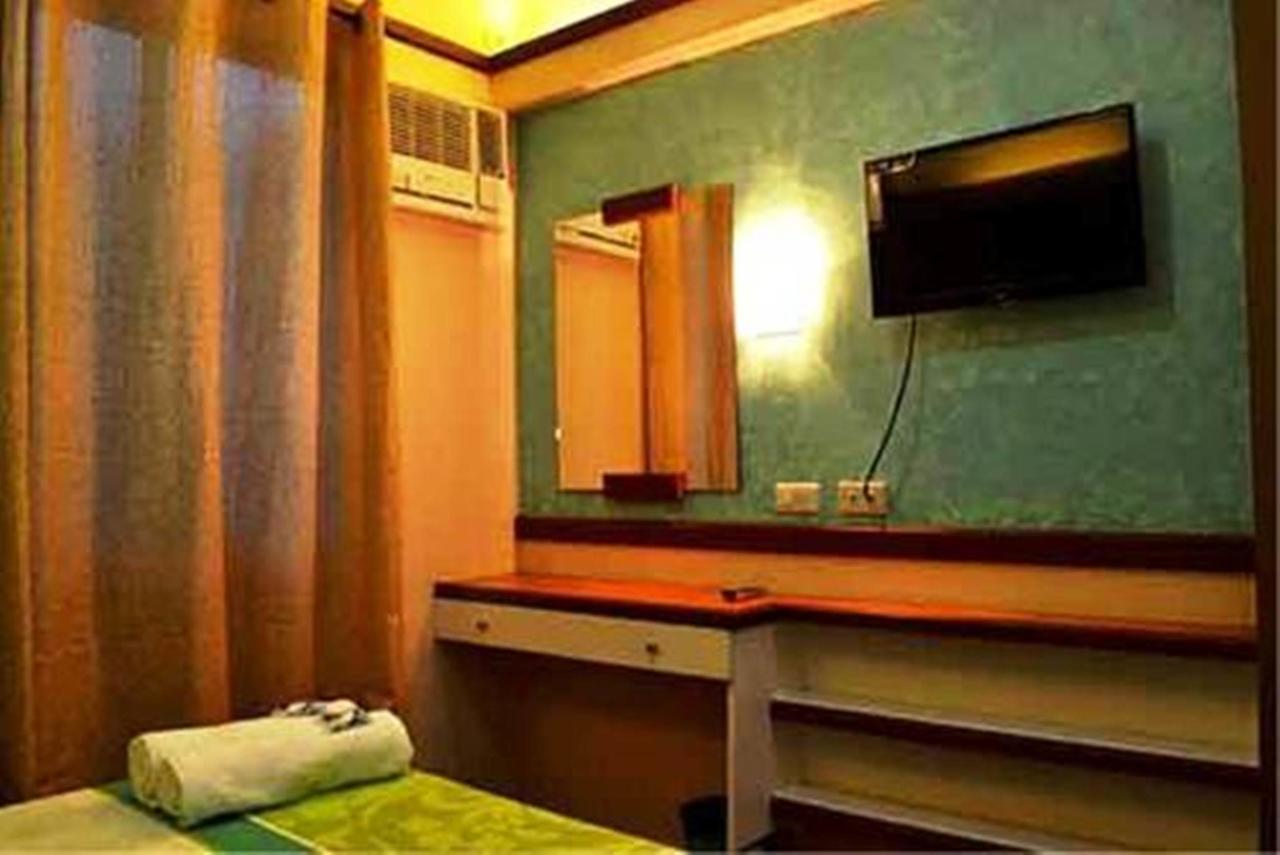Julieta'S Pension House Puerto Princesa ภายนอก รูปภาพ