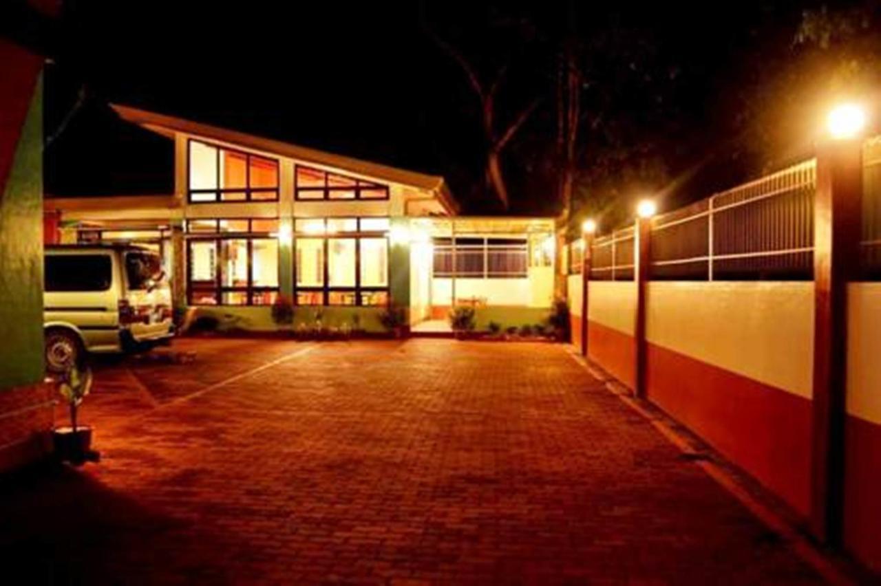Julieta'S Pension House Puerto Princesa ภายนอก รูปภาพ